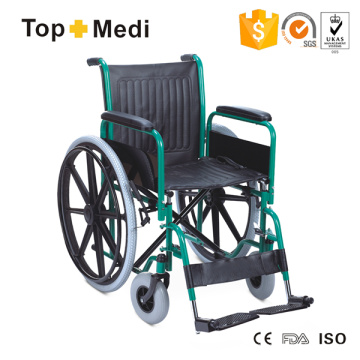 Cadeira de rodas de aço do manual médica do TopMedi com apoio de braço destacável